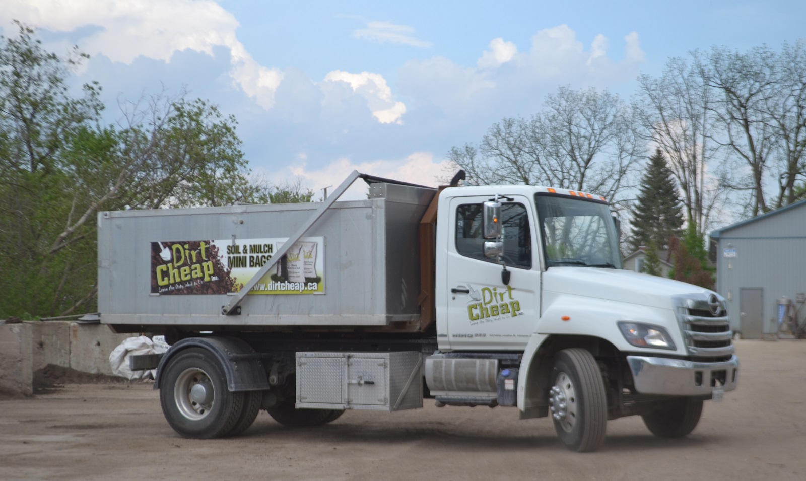 Bulk Delivery Dirt Cheap Soil, Aggregates, Grass Seed, Mulch
